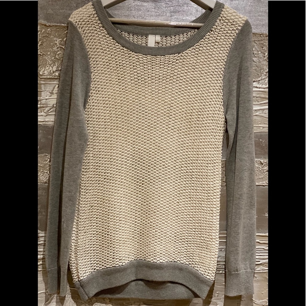 SI-IAE cable knit sweater